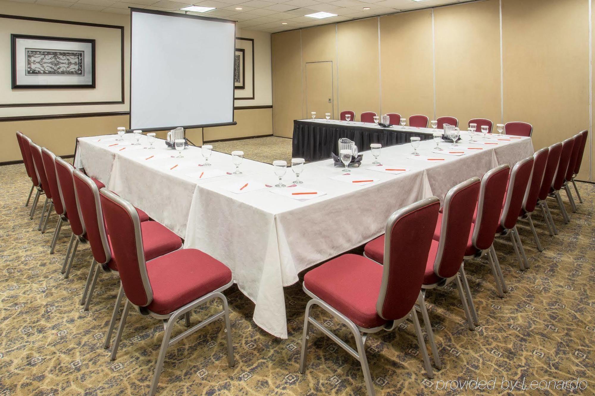 Crowne Plaza Suites Houston - Near Sugar Land Экстерьер фото