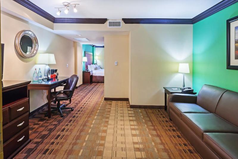 Crowne Plaza Suites Houston - Near Sugar Land Экстерьер фото