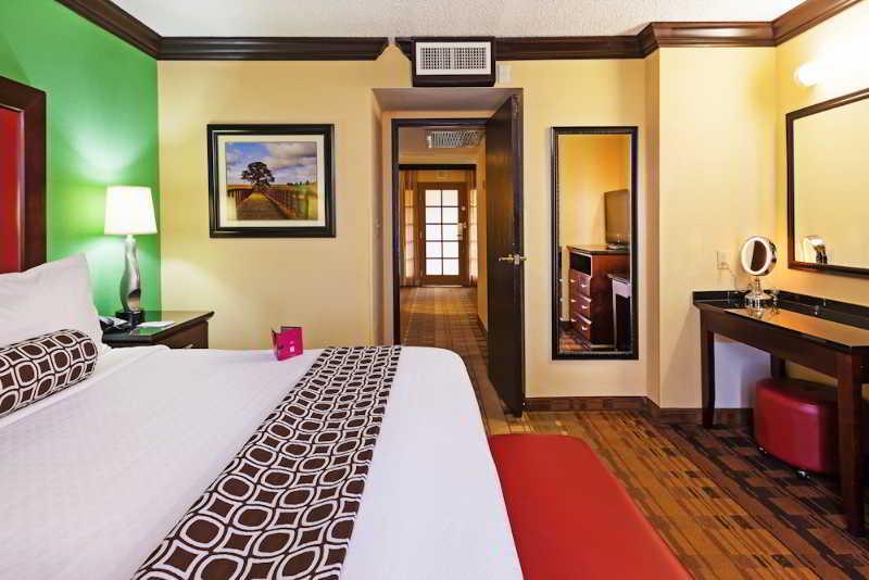 Crowne Plaza Suites Houston - Near Sugar Land Экстерьер фото